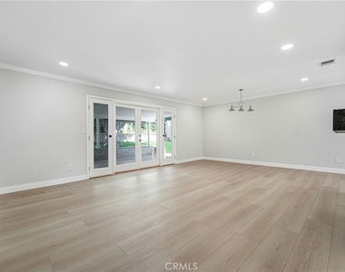 23931 Bessemer Street - Photo Thumbnail 8