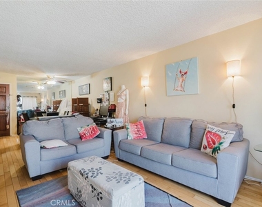18307 Burbank Boulevard - Photo Thumbnail 4