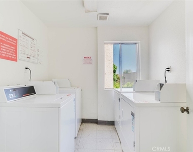 18307 Burbank Boulevard - Photo Thumbnail 14
