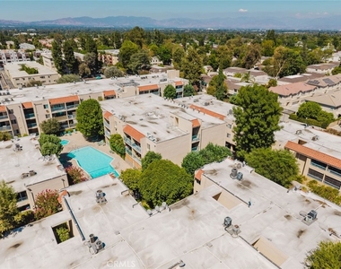 18307 Burbank Boulevard - Photo Thumbnail 20