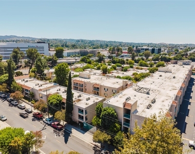 18307 Burbank Boulevard - Photo Thumbnail 18