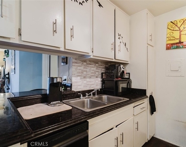 18307 Burbank Boulevard - Photo Thumbnail 8