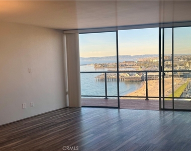 531 Esplanade - Photo Thumbnail 1