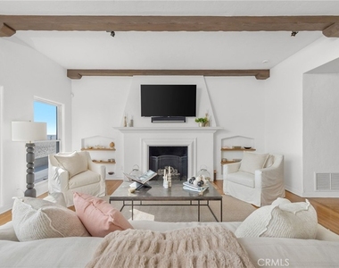 2654 The Strand - Photo Thumbnail 26