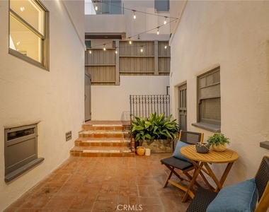 2654 The Strand - Photo Thumbnail 64
