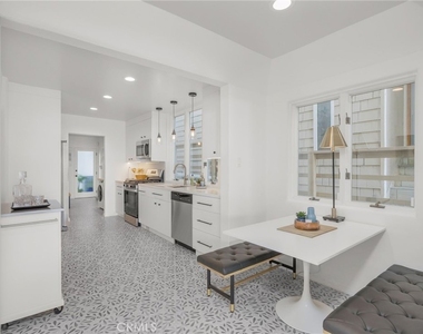 2654 The Strand - Photo Thumbnail 29
