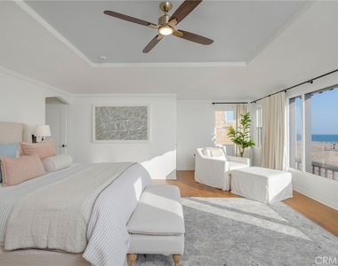 2654 The Strand - Photo Thumbnail 37