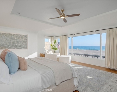 2654 The Strand - Photo Thumbnail 38