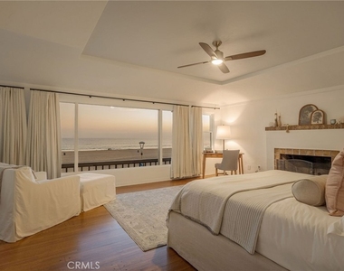 2654 The Strand - Photo Thumbnail 59