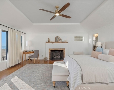 2654 The Strand - Photo Thumbnail 72