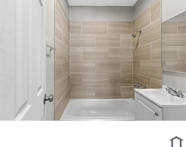 310 W Magnolia - Photo Thumbnail 4