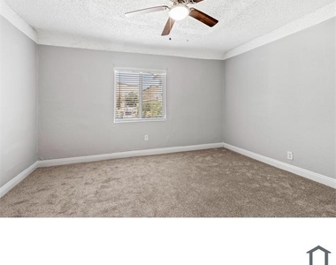 310 W Magnolia - Photo Thumbnail 1