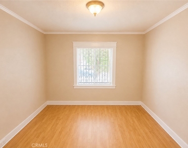 410 E Eagle Street - Photo Thumbnail 10
