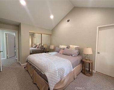 24337 Val Verde Court - Photo Thumbnail 16