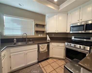 24337 Val Verde Court - Photo Thumbnail 6