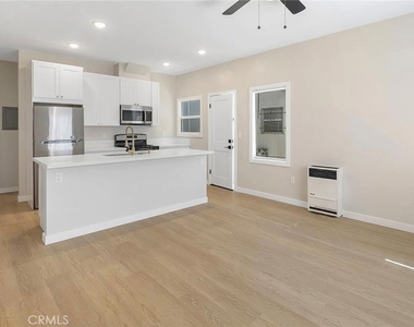 1237 E 1st - Photo Thumbnail 4