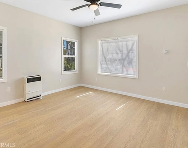 1237 E 1st - Photo Thumbnail 5