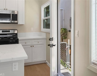 1237 E 1st - Photo Thumbnail 11