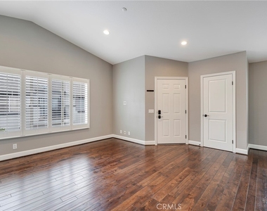 3435 Salisbury Circle - Photo Thumbnail 6