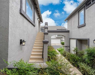 3435 Salisbury Circle - Photo Thumbnail 3