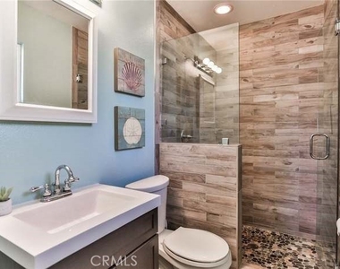 15432 Salisbury Lane - Photo Thumbnail 9