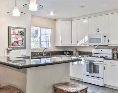 15432 Salisbury Lane - Photo Thumbnail 4