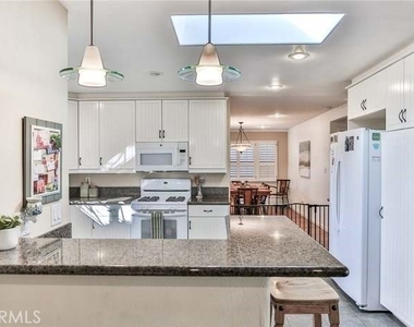 15432 Salisbury Lane - Photo Thumbnail 1