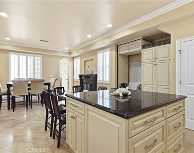 211 Chicago Ave - Photo Thumbnail 9
