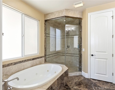 211 Chicago Ave - Photo Thumbnail 16