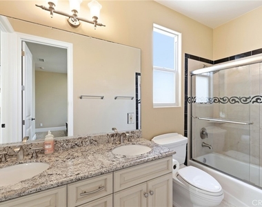 211 Chicago Ave - Photo Thumbnail 20