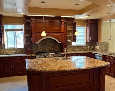 7880 E Autry Drive - Photo Thumbnail 10