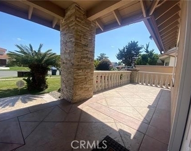 11095 Begonia Avenue - Photo Thumbnail 2