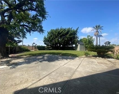 11095 Begonia Avenue - Photo Thumbnail 29