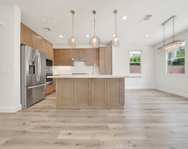 10382 Elizabeth Lane - Photo Thumbnail 8