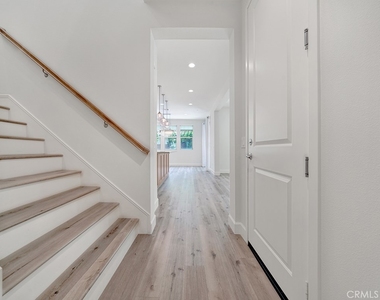 10382 Elizabeth Lane - Photo Thumbnail 5