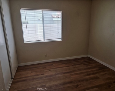 1068 Smoketree Drive - Photo Thumbnail 13