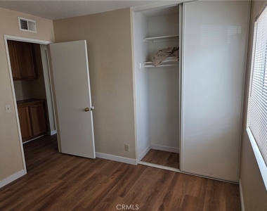 1068 Smoketree Drive - Photo Thumbnail 14