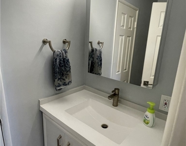 2049 W 185th Street - Photo Thumbnail 5