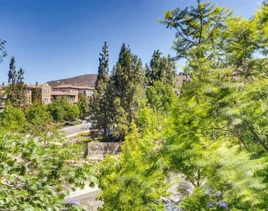 1382 Dandelion Way - Photo Thumbnail 2