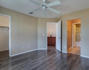 1382 Dandelion Way - Photo Thumbnail 11