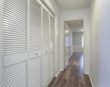 1382 Dandelion Way - Photo Thumbnail 8