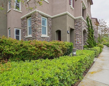 1382 Dandelion Way - Photo Thumbnail 5