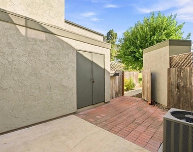 10890 Macouba Place - Photo Thumbnail 23