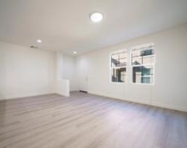 27285 Blue Spruce Place - Photo Thumbnail 4