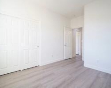 27285 Blue Spruce Place - Photo Thumbnail 14