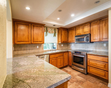 502 Garfield Avenue - Photo Thumbnail 4