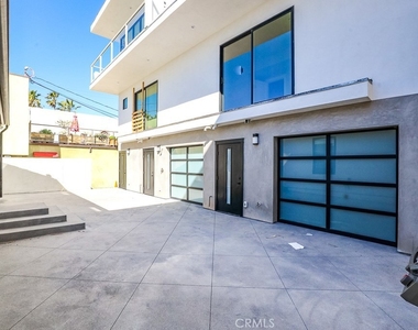 1116 Pch - Photo Thumbnail 1