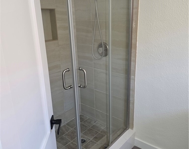 1034 El Camino - Photo Thumbnail 9