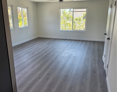 1034 El Camino - Photo Thumbnail 1