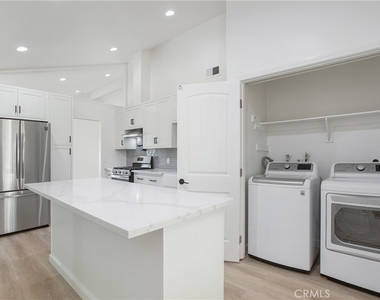 21561 Pedroso - Photo Thumbnail 7